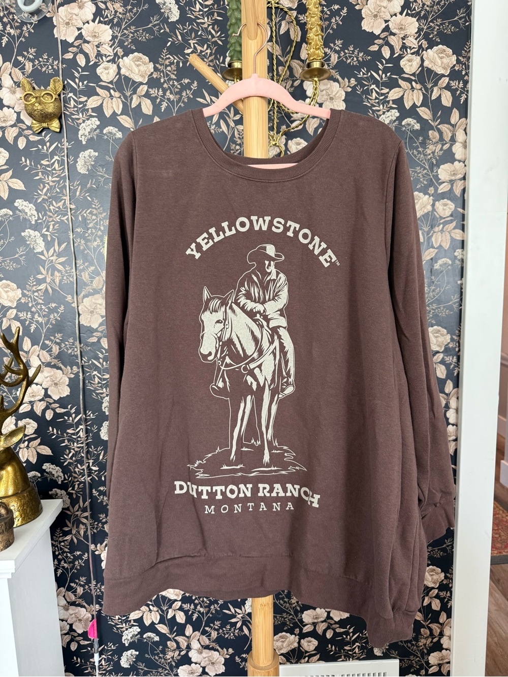 Yellowstone Dutton Ranch Montana Brown Graphic Crewneck Sweatshirt